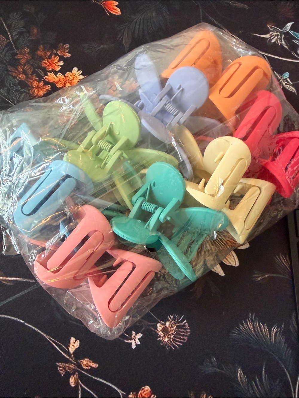 Colorful Flower shaped Pastel Hair Claw Clips - 8 pack!